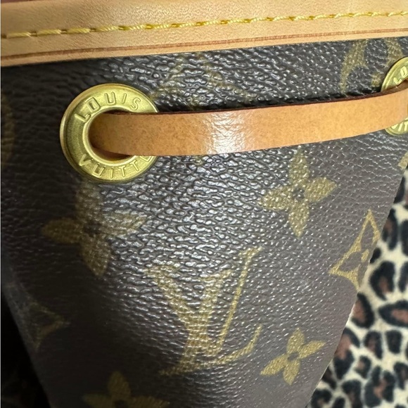 Louis Vuitton GM Noe - Picture 10 of 16